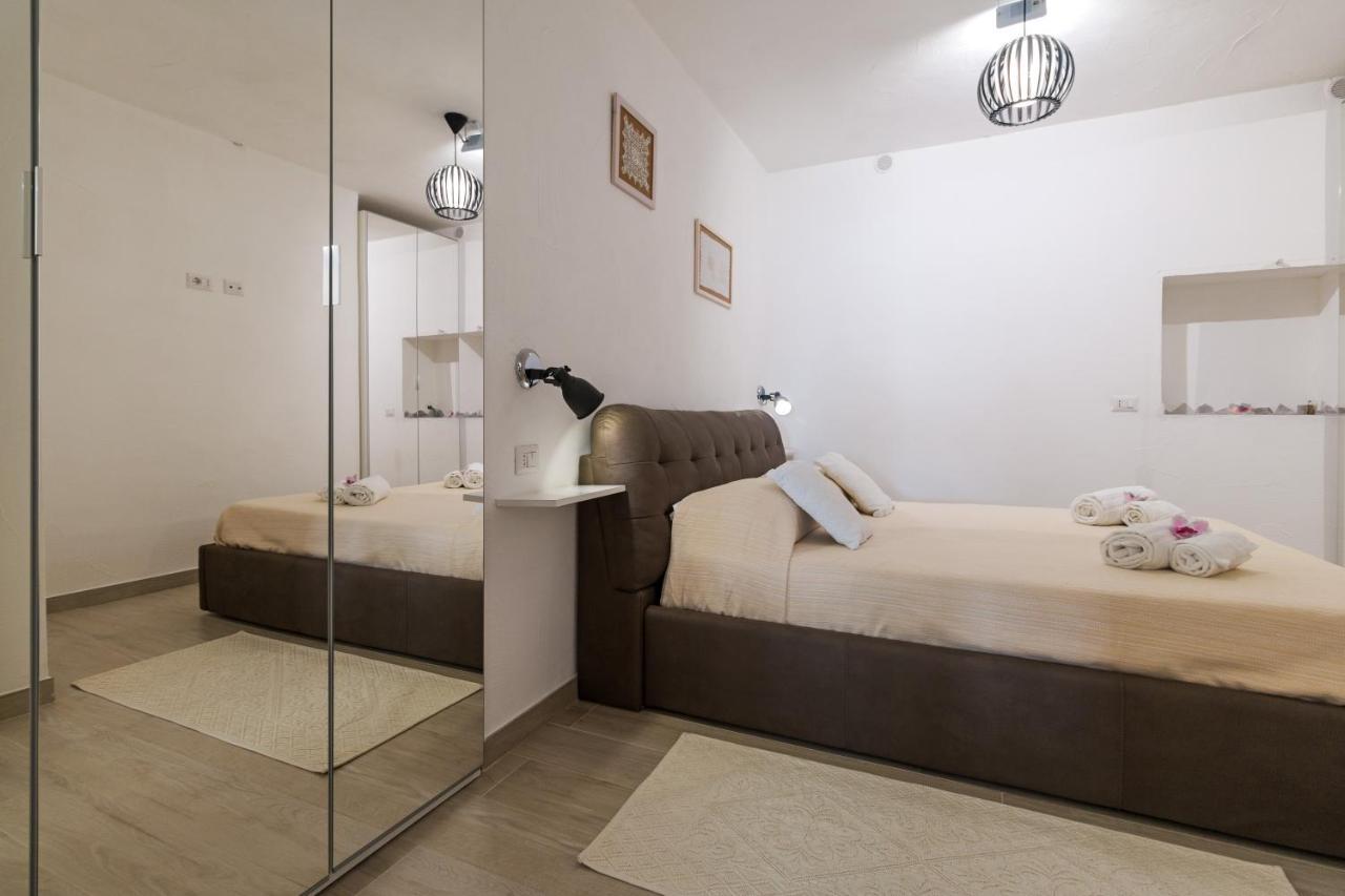 Purple Flower Suite Apartment Кала-Гононе Экстерьер фото