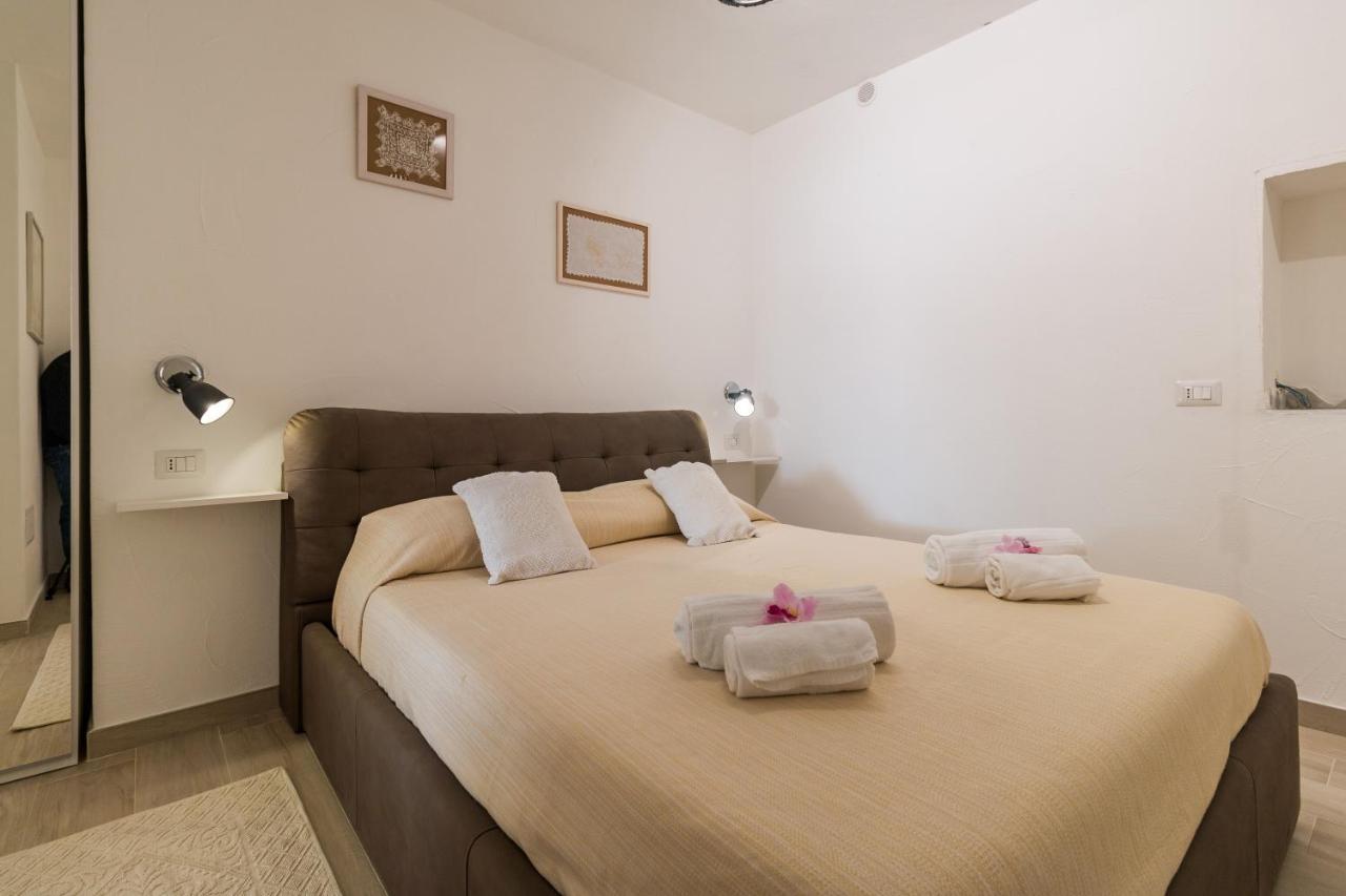 Purple Flower Suite Apartment Кала-Гононе Экстерьер фото