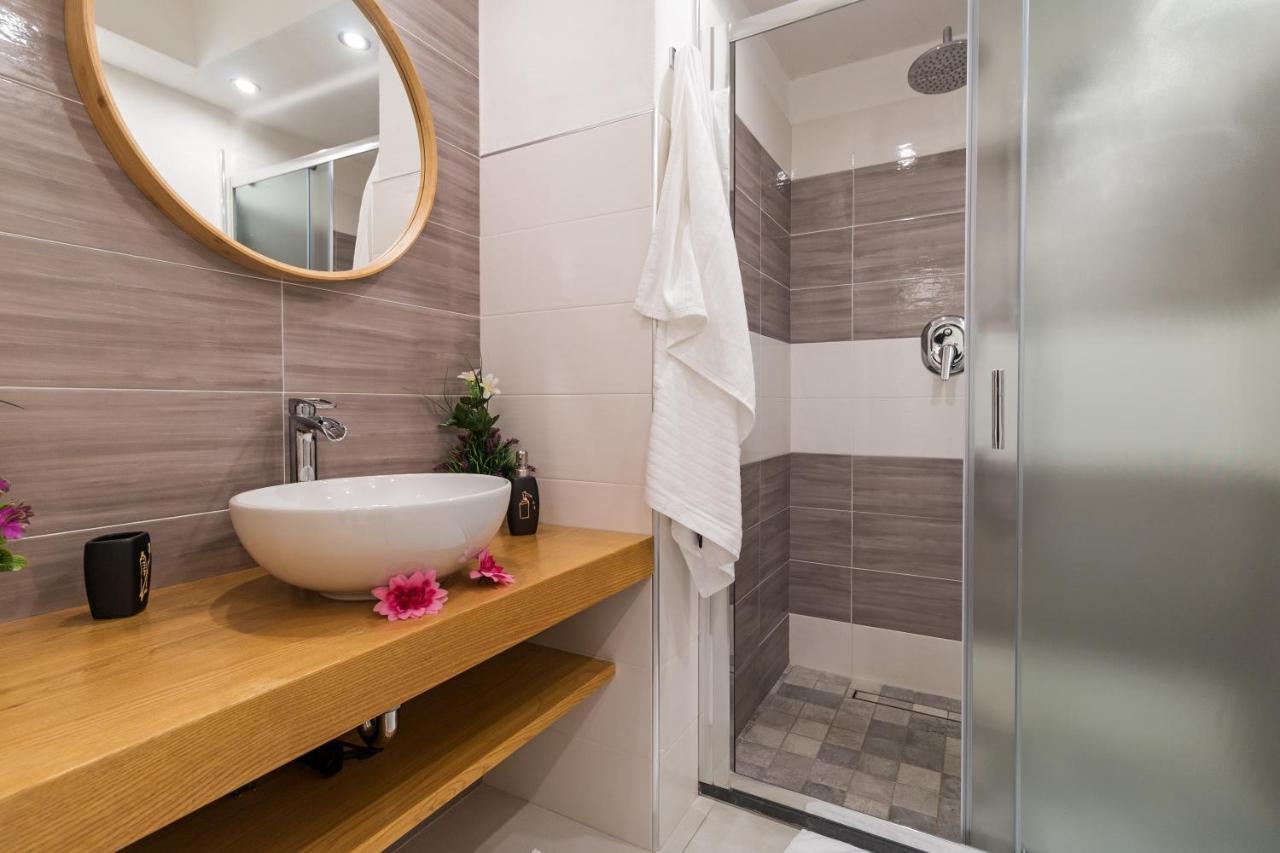 Purple Flower Suite Apartment Кала-Гононе Экстерьер фото