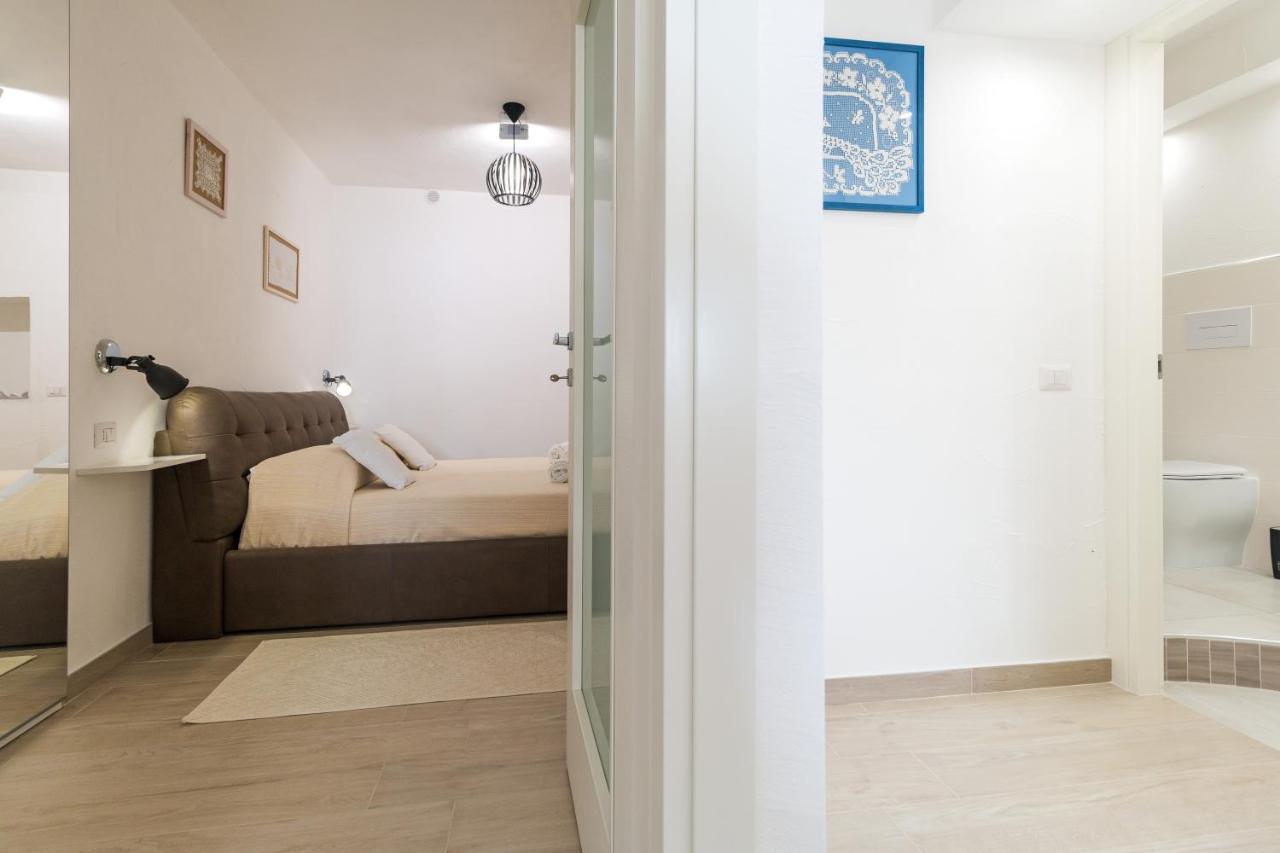 Purple Flower Suite Apartment Кала-Гононе Экстерьер фото